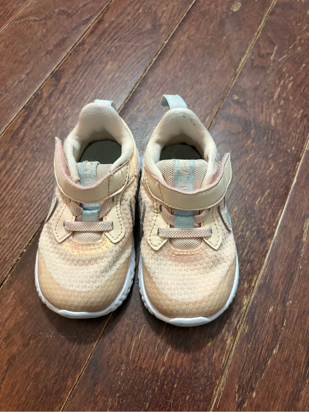 Kids Peach Slip-On Nike Sneakers with Velcro Strap